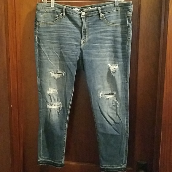 Mossimo Supply Co. Denim - Mossimo Womens Cropped Jeans